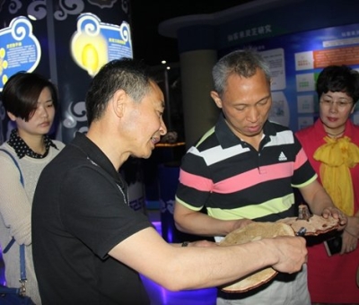 江西省農(nóng)業(yè)廳副廳長(zhǎng)萬國(guó)根蒞臨仙客來公司調(diào)研