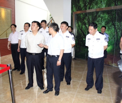 江西省公安廳黨委委員、常務(wù)副廳長(zhǎng)章凱旋蒞臨仙客來(lái)公司調(diào)研公安機(jī)關(guān)服務(wù)企業(yè)發(fā)展新思路