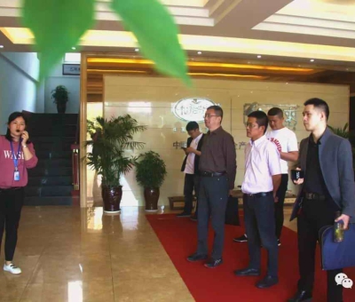 “堅(jiān)扶實(shí)業(yè)，造福人民”推動(dòng)食用菌產(chǎn)業(yè)升級(jí)！省發(fā)改委商價(jià)管理處領(lǐng)導(dǎo)蒞臨仙客來(lái)靈芝調(diào)研。