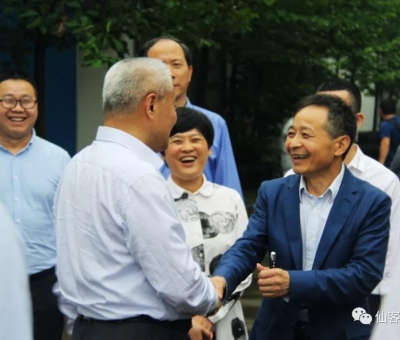 全國(guó)政協(xié)副主席、九三學(xué)社中央常務(wù)副主委邵鴻一行蒞臨仙客來(lái)生物科技有限公司視察調(diào)研。