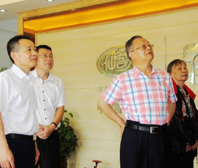 推進農(nóng)業(yè)發(fā)展抓好生產(chǎn)落實，仙客來因為他的到來備受鼓舞！