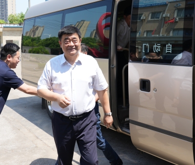 占勇主席到仙客來有機(jī)靈芝全產(chǎn)業(yè)鏈可視工廠走訪調(diào)研