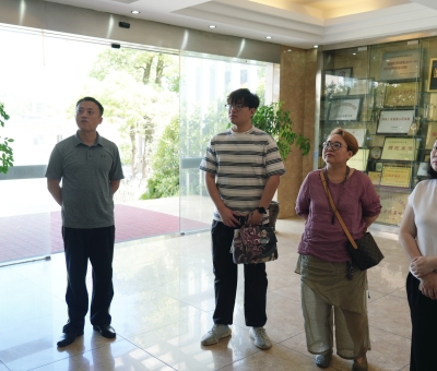 靈芝文化架起中日友誼連心橋 日本重慶同鄉(xiāng)會(huì)會(huì)長(zhǎng)參訪仙客來